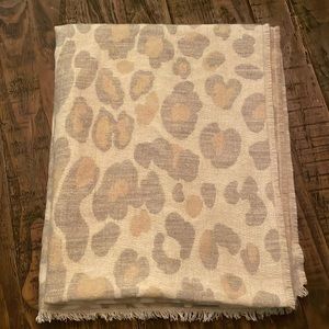 Wide light leopard print scarf